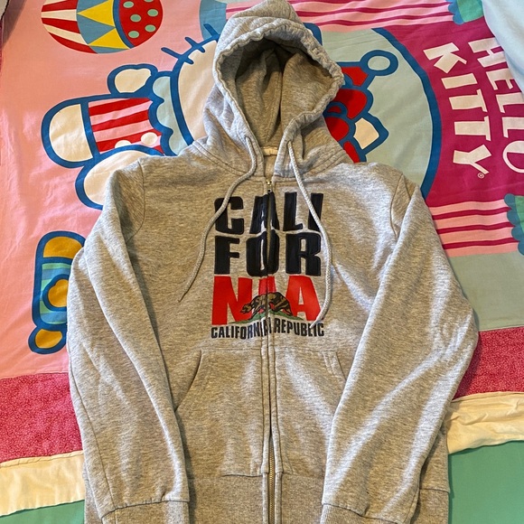 Tops - Gray California Republic Hoodie